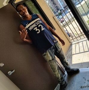 Meet your Posher, Bernard